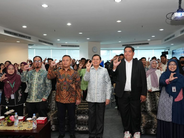 Talkshow di Universitas YARSI, Ketua KI DKI Jakarta Ajak Mahasiswa Manfaatkan Hak Akses Informasi Publik Melalui UU KIP