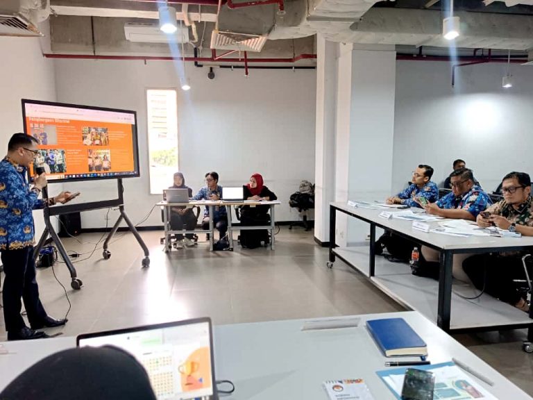 Tim Penilai Presentasi E-Monev KI Jakarta Tekankan Optimalisasi Media Sosial Badan Publik dan Ruang Interaksi Masyarakat