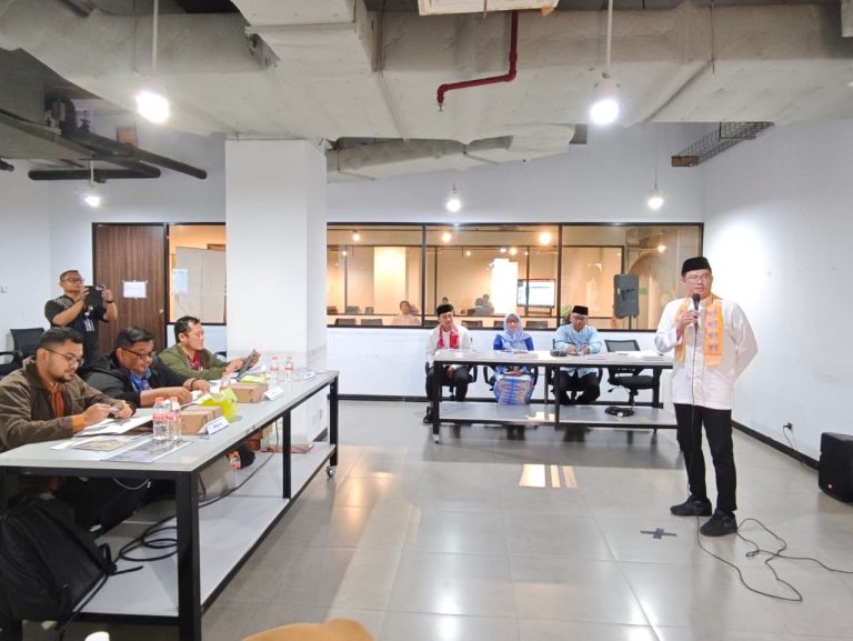 Presentasi E-Monev, Kelurahan di Jakarta Ungkap Strategi Optimalkan Layanan PPID di Tengah Keterbatasan Anggaran