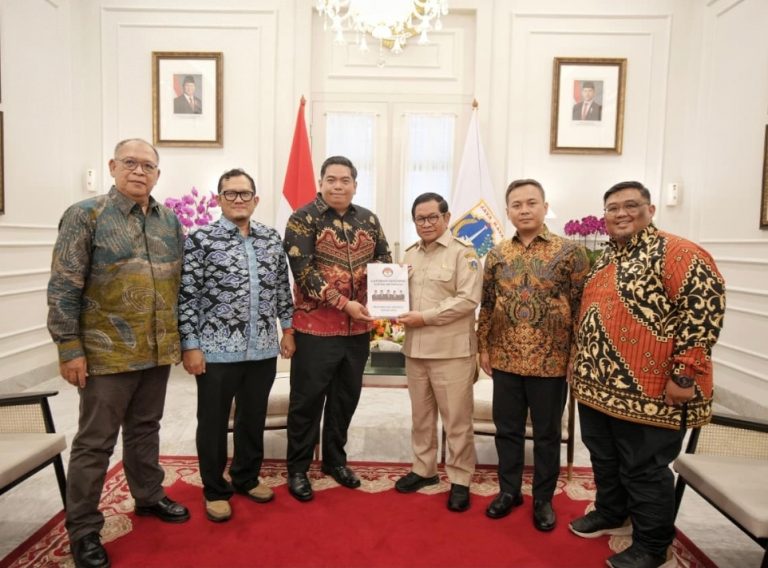 Laporkan Kinerja ke Gubernur Pramono, KI DKI Jakarta Sampaikan Lonjakan Badan Publik Informatif