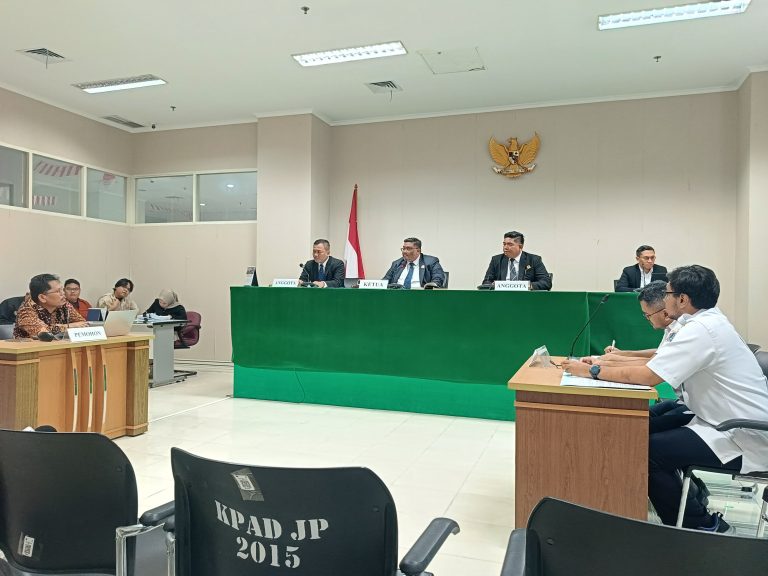 Majelis Komisioner KI DKI Jakarta Terima Dokumen Bukti Para Pihak dalam Sidang Sengketa Informasi Publik Terkait Ijazah Joko Widodo