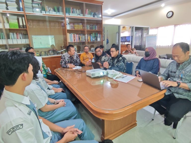 SMAN 28 Jakarta Raih Predikat Menuju Informatif, KI DKI Soroti Peningkatan Digitalisasi