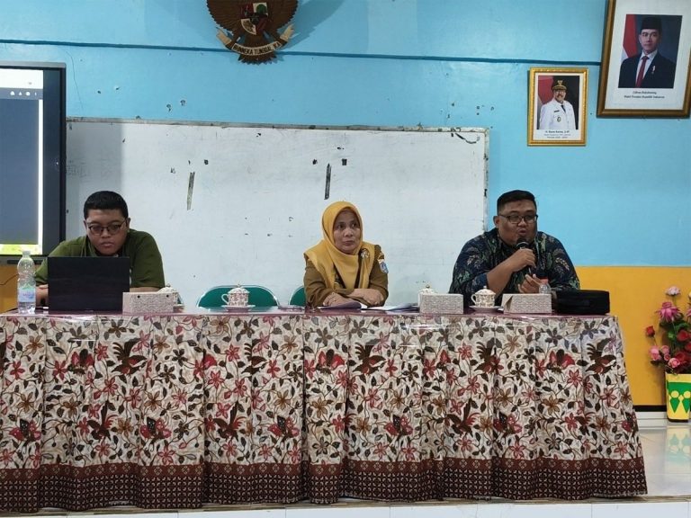 SMPN 18 Jakarta Masuk Kategori Menuju Informatif, KI DKI Bahas Penguatan PPID Sekolah