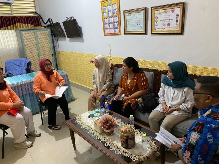 KI DKI Jakarta Soroti Pembaruan DIP dan Media Informasi saat Visitasi ke SDN 01 Cilandak Timur