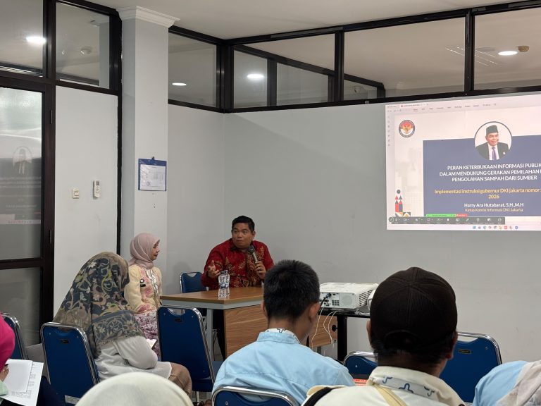 Ketua KI DKI: Keterbukaan Informasi Perkuat Partisipasi Publik dalam Gerakan Pilah Sampah